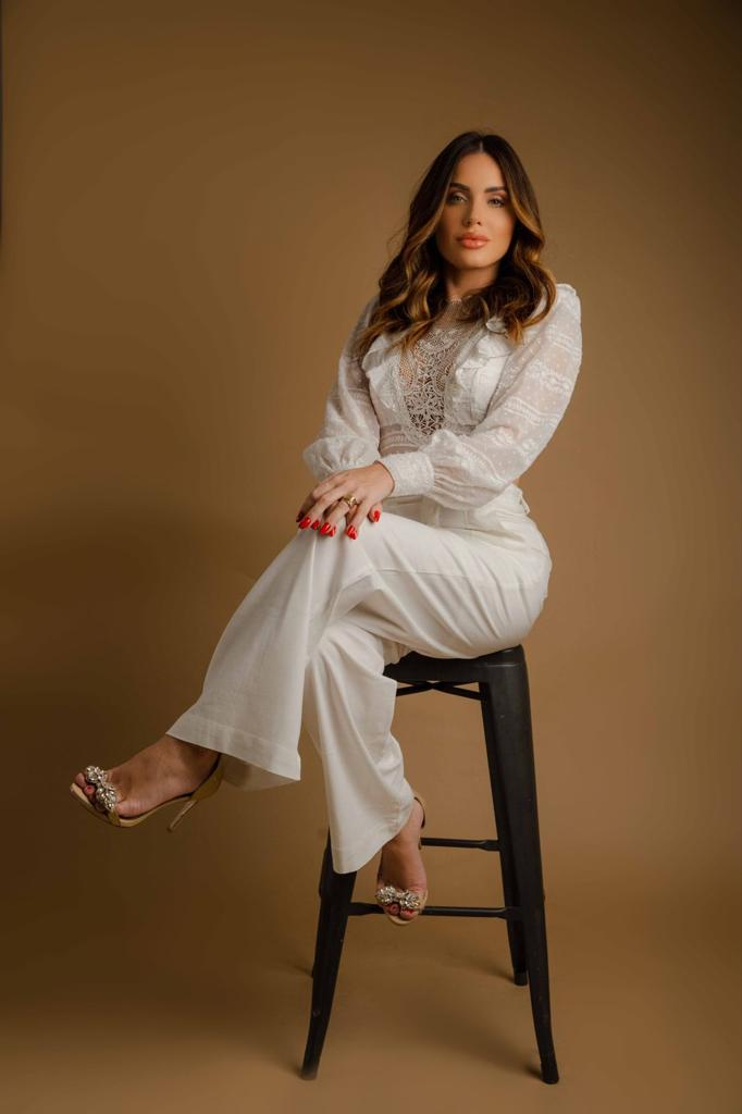 emanuelle saraiva
